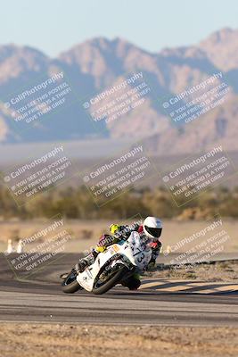 media/Dec-07-2025-CVMA (Sun) [[3e7d2de5dc]]/Race 18-Formula Twins-Formula 40 UL/